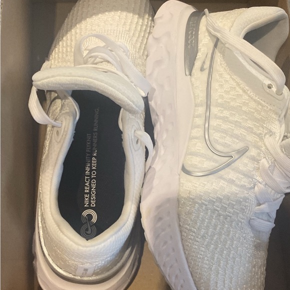 Nike react infinity rub size 9.5 - Picture 2 of 3